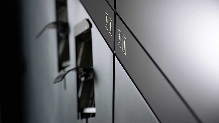 Closeup of banknote processing system BPS X9